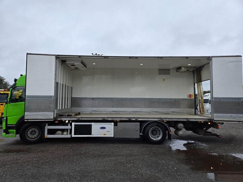 Volvo FM370 4X2 CARRIER 1150 SIDEOPENING - Hűtős teherautó: 2 kép. Volvo FM370 4X2 CARRIER 1150 SIDEOPENING - Hűtős teherautó: 2 kép.