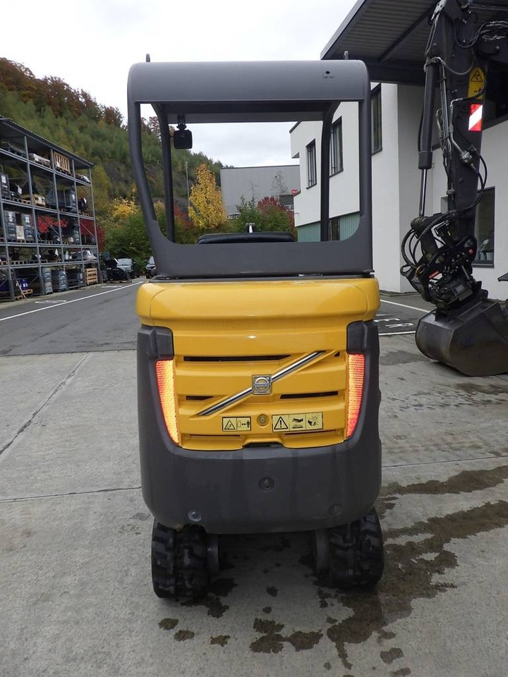 Minikotró Volvo EC 15 C: 6 kép.