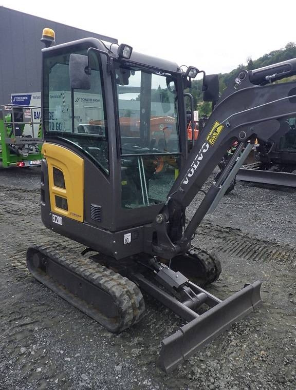 Volvo EC 20 D - Minikotró: 4 kép. Volvo EC 20 D - Minikotró: 4 kép.