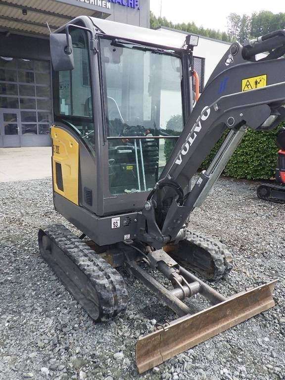 Volvo EC 20 E - Minikotró: 4 kép. Volvo EC 20 E - Minikotró: 4 kép.