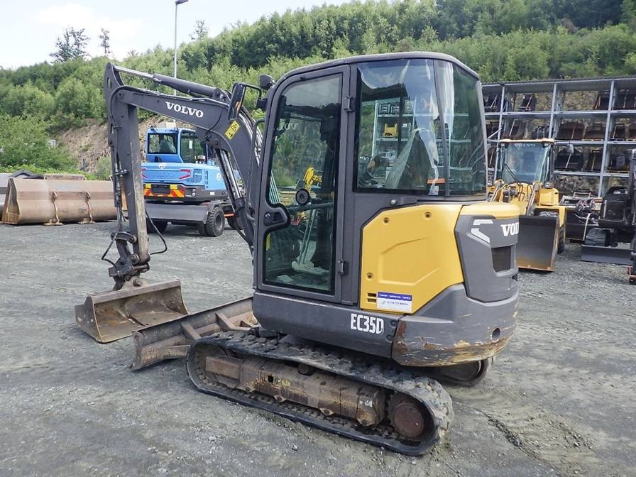 Volvo EC 35 D - Minikotró: 5 kép. Volvo EC 35 D - Minikotró: 5 kép.