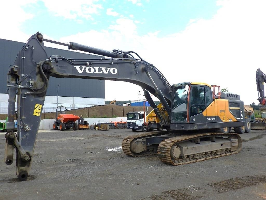 Volvo EC 380 E - Lánctalpas kotró: 1 kép. Volvo EC 380 E - Lánctalpas kotró: 1 kép.