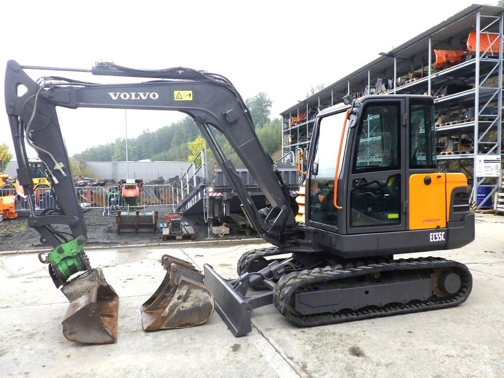 Volvo EC 55 C - Minikotró: 1 kép. Volvo EC 55 C - Minikotró: 1 kép.