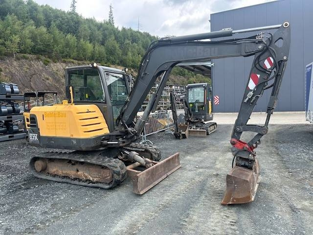 Volvo EC 55 C - Minikotró: 2 kép. Volvo EC 55 C - Minikotró: 2 kép.
