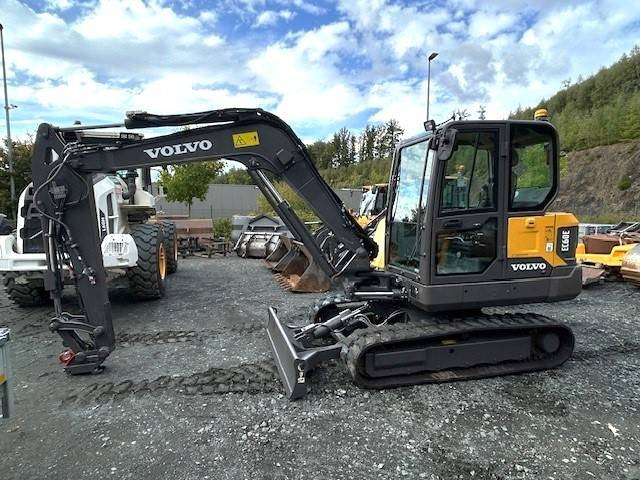 Volvo EC 60 E - Minikotró: 1 kép. Volvo EC 60 E - Minikotró: 1 kép.