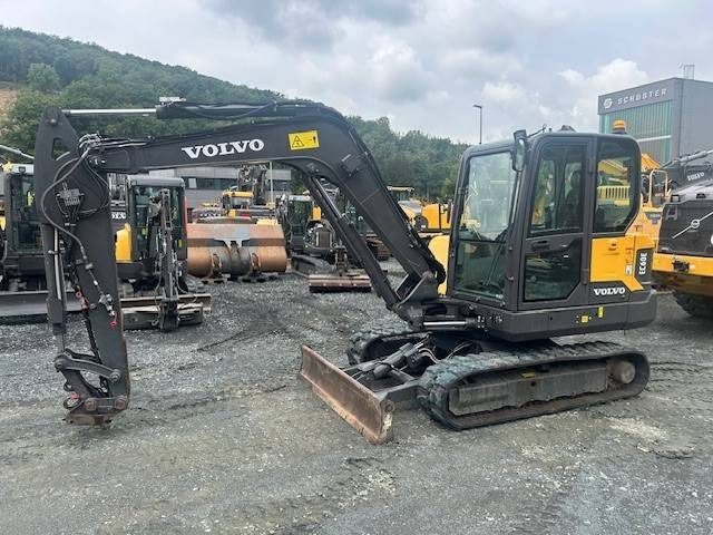 Volvo EC 60 E - Minikotró: 1 kép. Volvo EC 60 E - Minikotró: 1 kép.