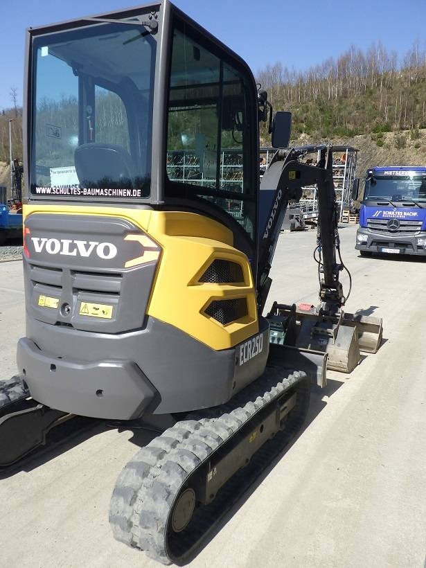 Volvo ECR 25 D - Minikotró: 4 kép. Volvo ECR 25 D - Minikotró: 4 kép.