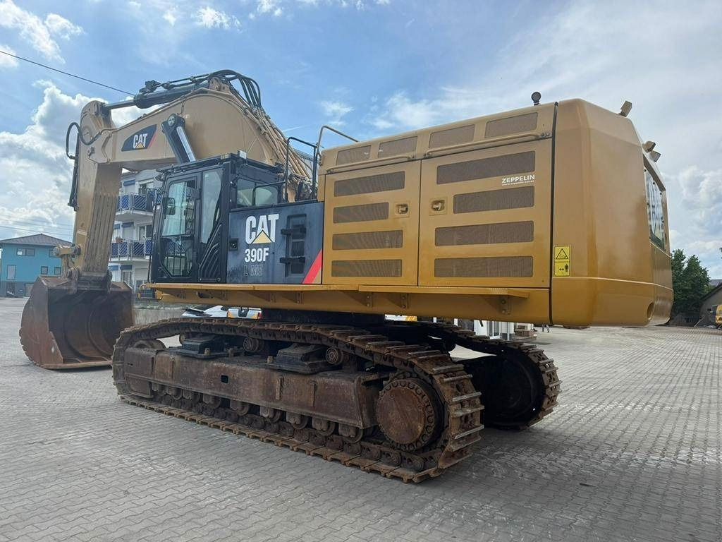 CAT 390 F L ME - Lánctalpas kotró: 3 kép. CAT 390 F L ME - Lánctalpas kotró: 3 kép.