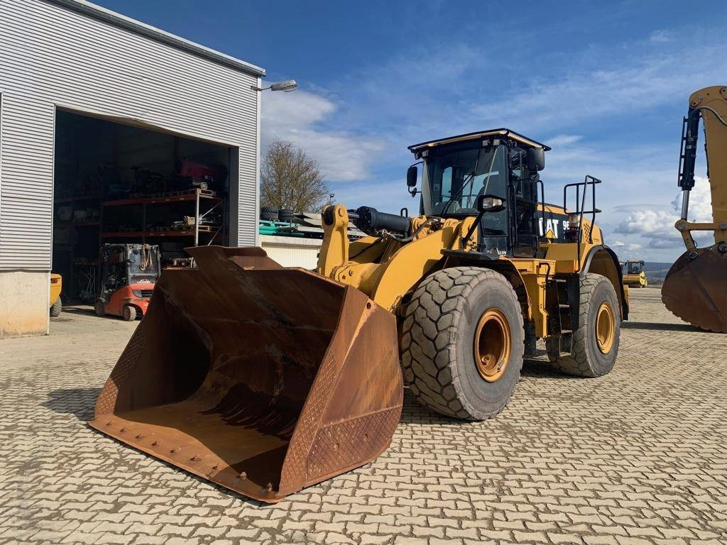 CAT 966K XE - Gumikerekes homlokrakodó: 1 kép. CAT 966K XE - Gumikerekes homlokrakodó: 1 kép.