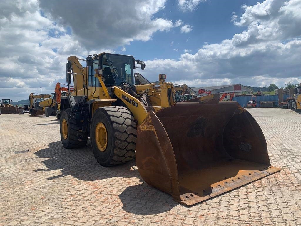 Gumikerekes homlokrakodó Komatsu WA 470-6: 7 kép.