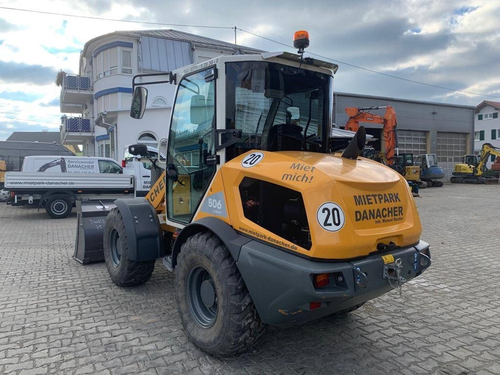 Liebherr L506 Compact - Gumikerekes homlokrakodó: 3 kép. Liebherr L506 Compact - Gumikerekes homlokrakodó: 3 kép.