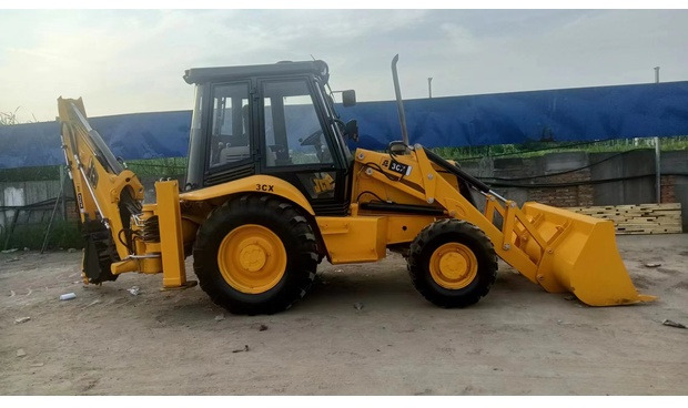 2019 JCB 3CX - Kotrórakodó: 1 kép. 2019 JCB 3CX - Kotrórakodó: 1 kép.