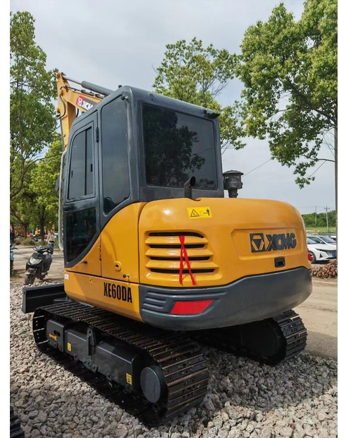 2021 XCMG XE60DA - Lánctalpas kotró: 2 kép. 2021 XCMG XE60DA - Lánctalpas kotró: 2 kép.