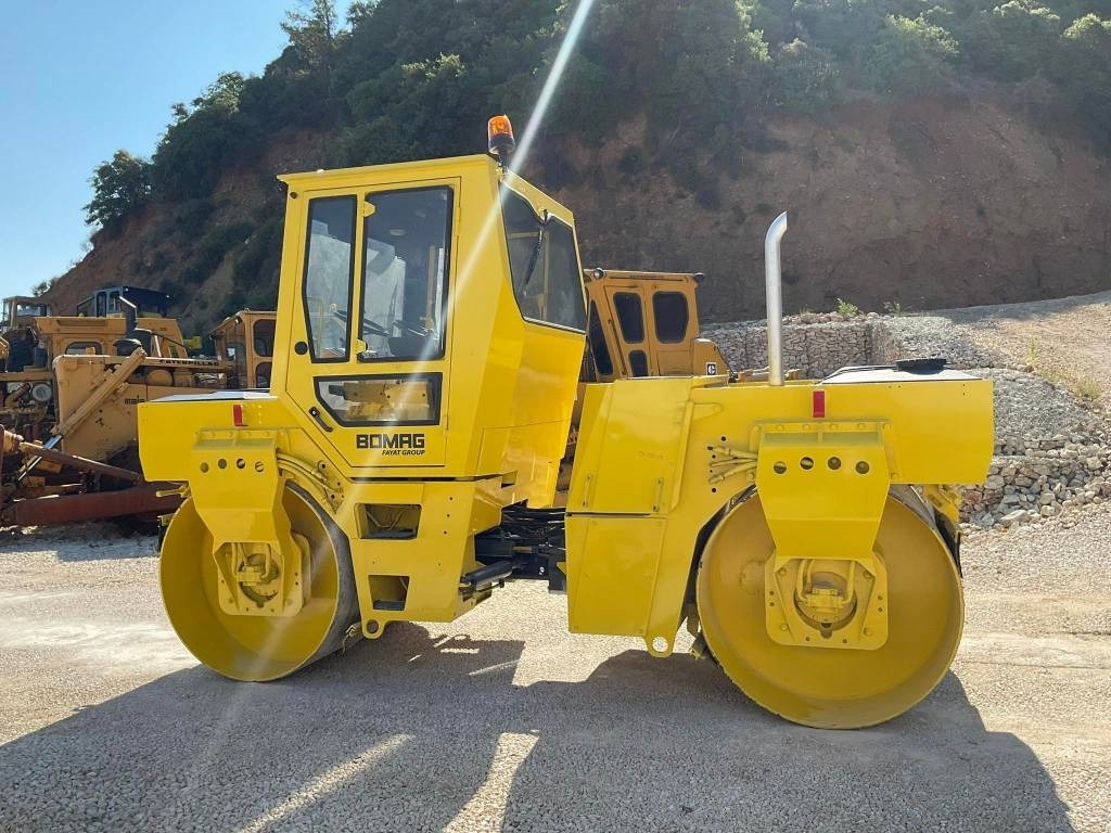 Bomag BW161AD-2 - Úthenger: 4 kép. Bomag BW161AD-2 - Úthenger: 4 kép.