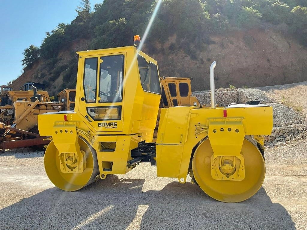 Bomag BW161AD-2 - Úthenger: 3 kép. Bomag BW161AD-2 - Úthenger: 3 kép.