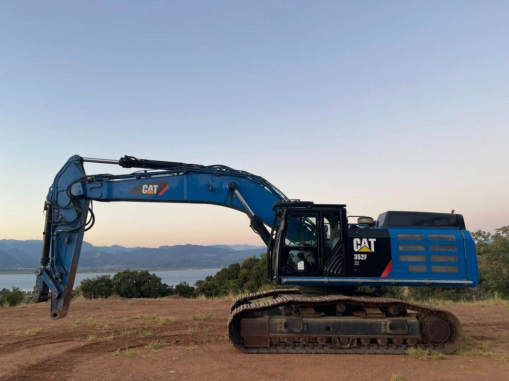 Lánctalpas kotró CAT 352 F XE: 16 kép.
