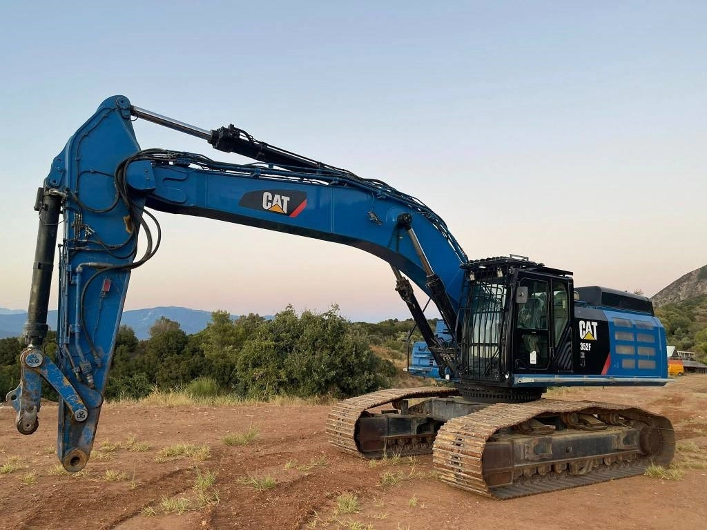 Lánctalpas kotró CAT 352 F XE: 7 kép.