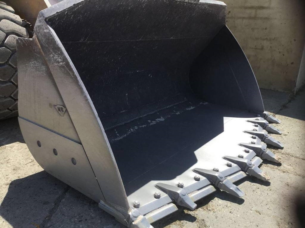 Gumikerekes homlokrakodó CAT 972 K: 6 kép. Gumikerekes homlokrakodó CAT 972 K: 6 kép.