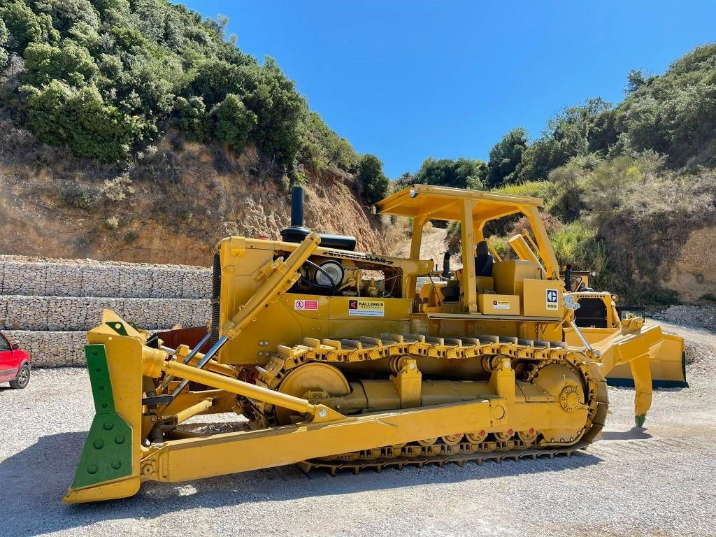 CAT D 9 G - Buldózer: 5 kép. CAT D 9 G - Buldózer: 5 kép.