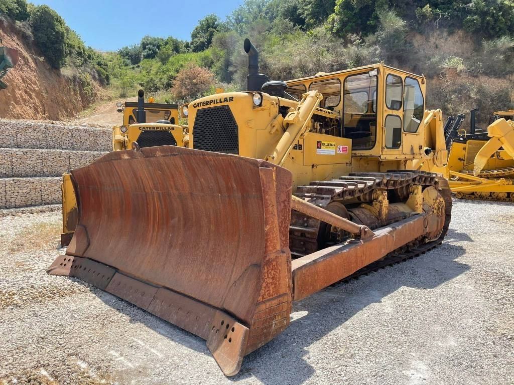 CAT D 9 G - Buldózer: 2 kép. CAT D 9 G - Buldózer: 2 kép.