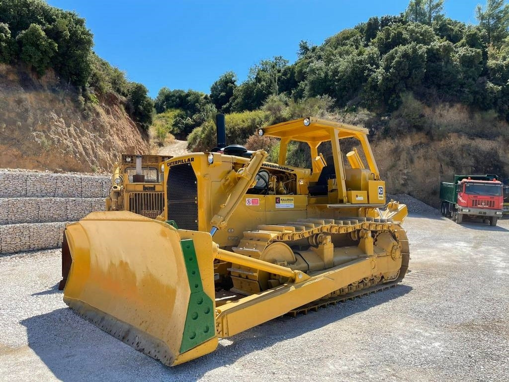 CAT D 9 G - Buldózer: 2 kép. CAT D 9 G - Buldózer: 2 kép.