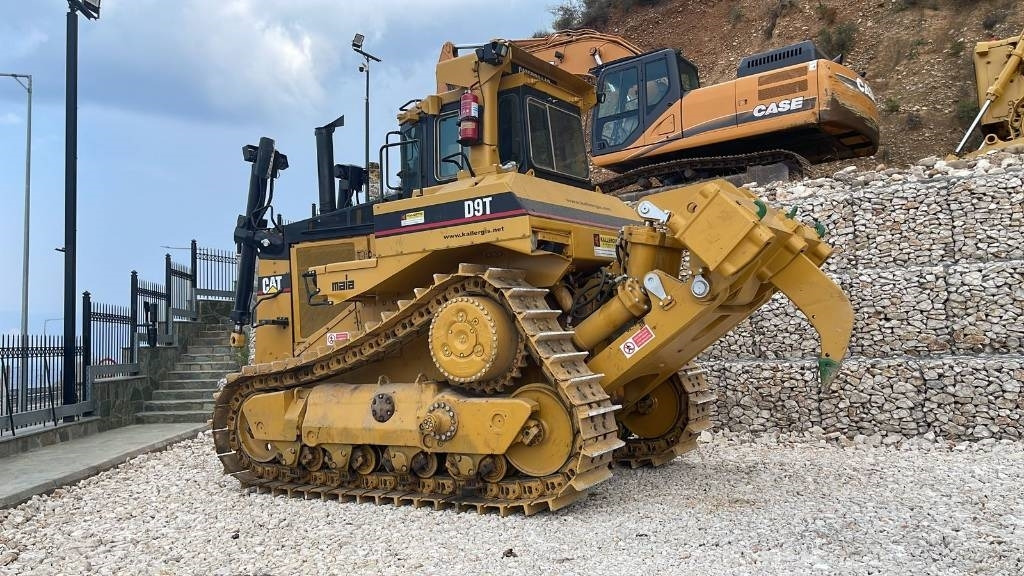 Buldózer CAT D 9 N: 11 kép.