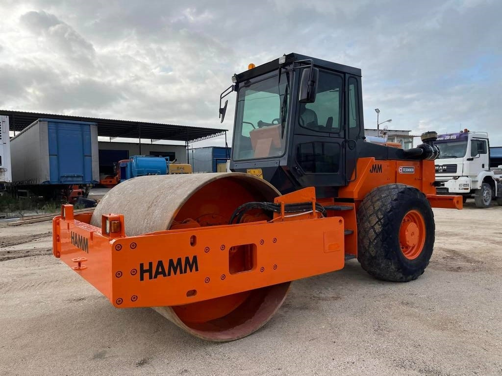 Hamm 2520 D - Talajtömörítő: 2 kép. Hamm 2520 D - Talajtömörítő: 2 kép.
