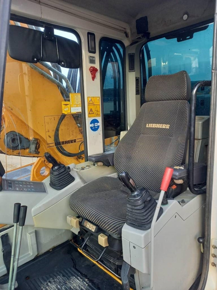Liebherr R 924 B HD S L LITROIC - Lánctalpas kotró: 5 kép. Liebherr R 924 B HD S L LITROIC - Lánctalpas kotró: 5 kép.