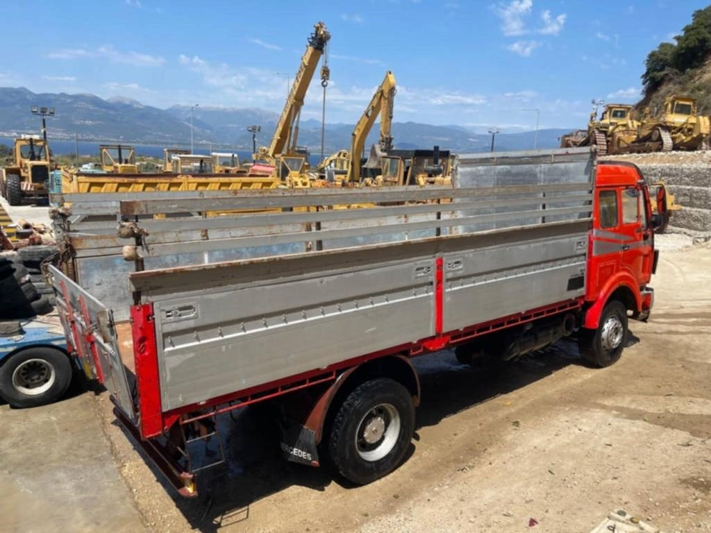 Mercedes-Benz 1638  - Platós teherautó: 5 kép. Mercedes-Benz 1638  - Platós teherautó: 5 kép.