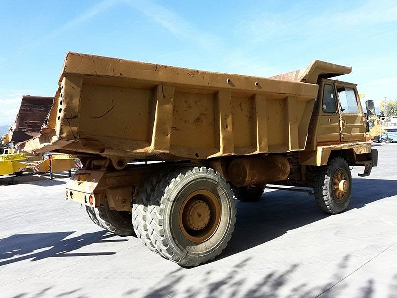 Perlini 25T - Bánya teherautó: 3 kép. Perlini 25T - Bánya teherautó: 3 kép.