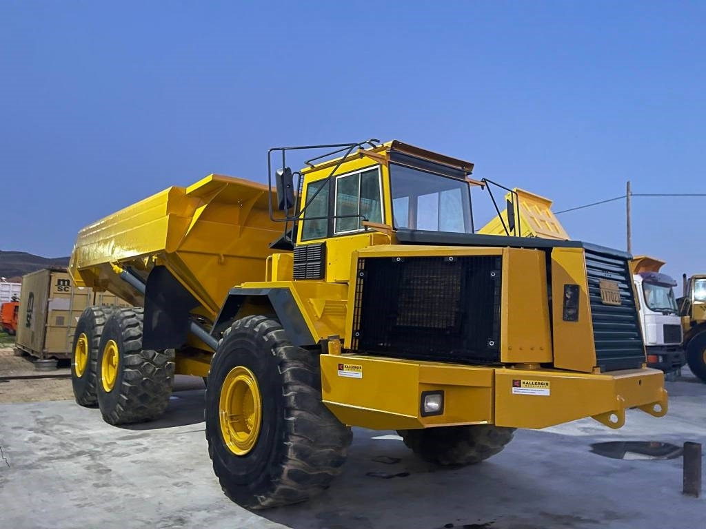 Volvo A40C - Csuklós dömper: 3 kép. Volvo A40C - Csuklós dömper: 3 kép.