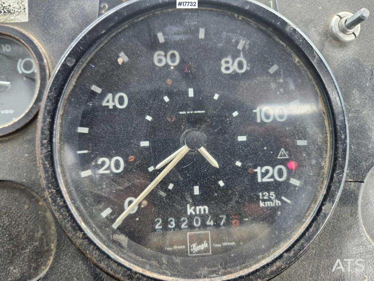 Billenőplatós teherautó 1986 Iveco Magirus: 16 kép.