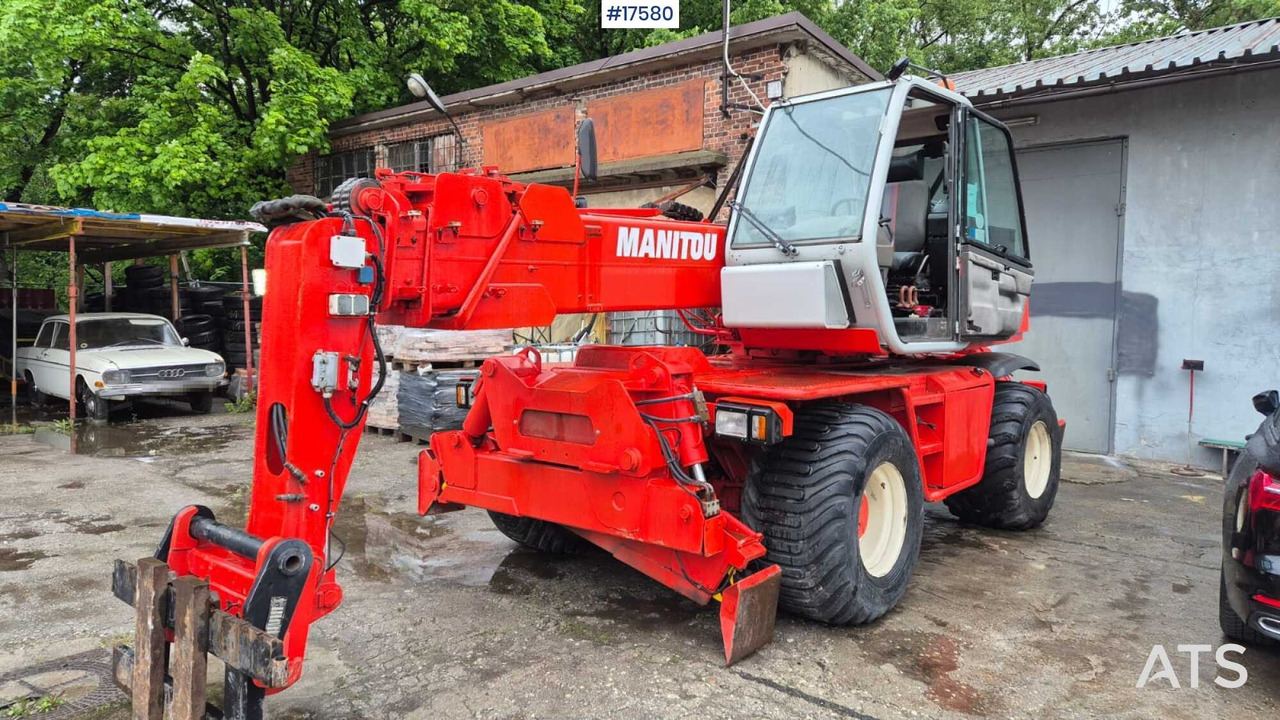 2001 Manitou MRT 2145 - Teleszkópos rakodó: 1 kép. 2001 Manitou MRT 2145 - Teleszkópos rakodó: 1 kép.