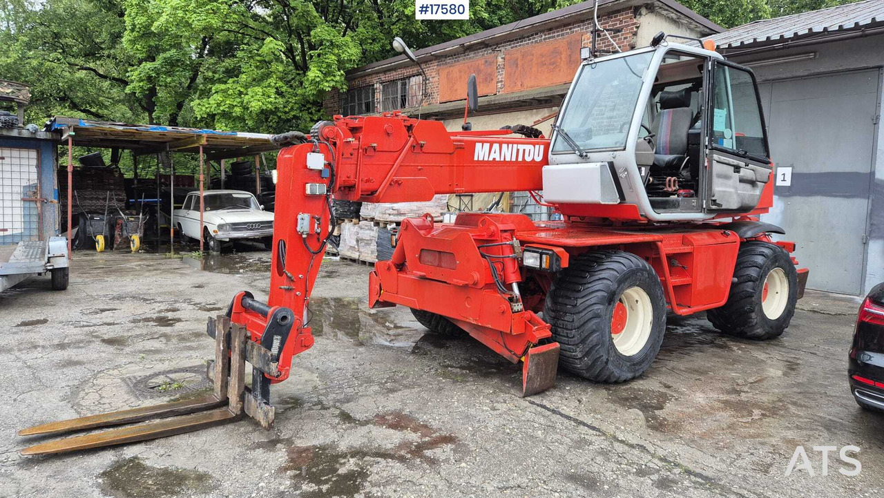 2001 Manitou MRT 2145 - Teleszkópos rakodó: 3 kép. 2001 Manitou MRT 2145 - Teleszkópos rakodó: 3 kép.