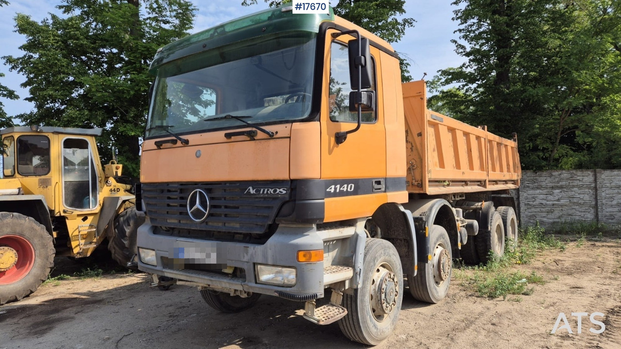 2002 Mercedes-Benz 4140 - Billenőplatós teherautó: 2 kép. 2002 Mercedes-Benz 4140 - Billenőplatós teherautó: 2 kép.