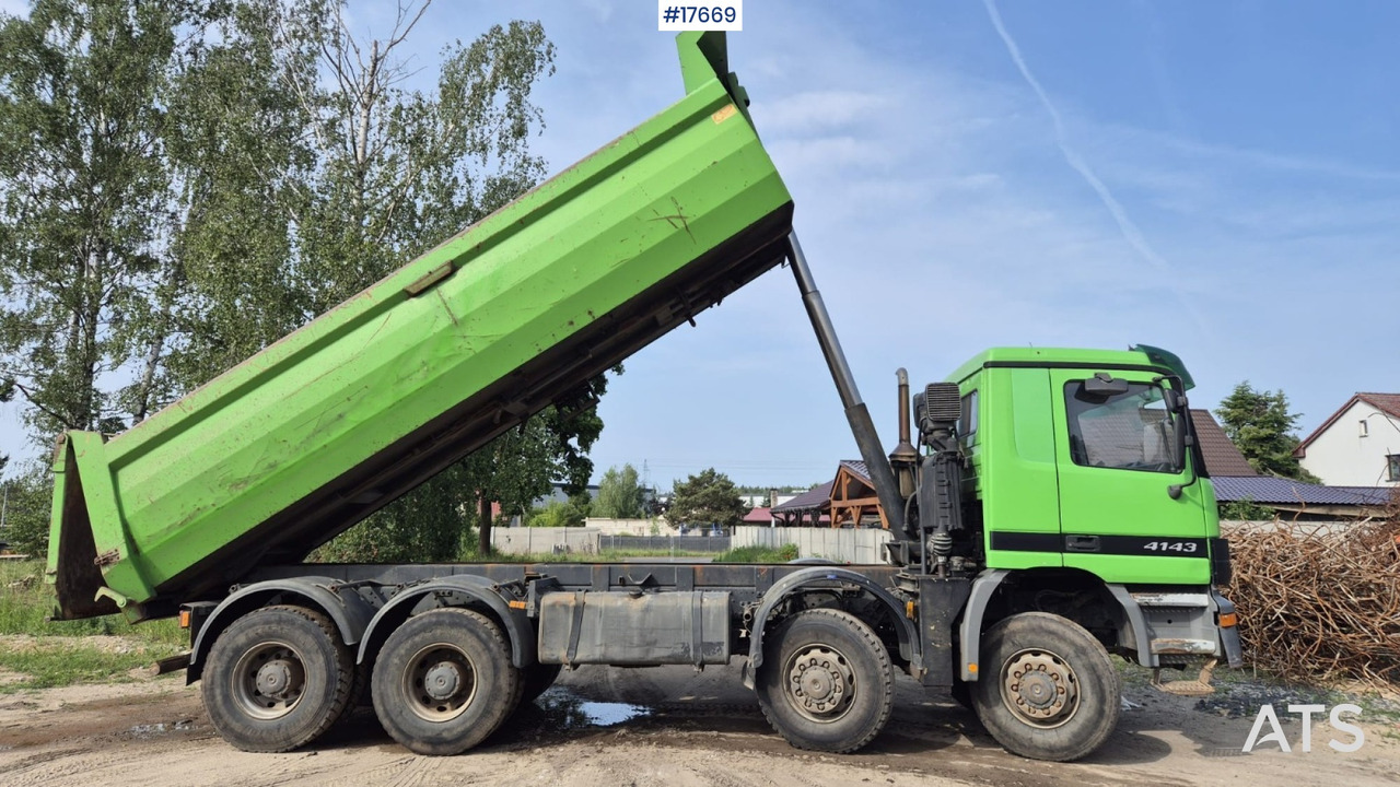 2002 Mercedes-Benz Actros 4143 8x8 - Billenőplatós teherautó: 3 kép. 2002 Mercedes-Benz Actros 4143 8x8 - Billenőplatós teherautó: 3 kép.