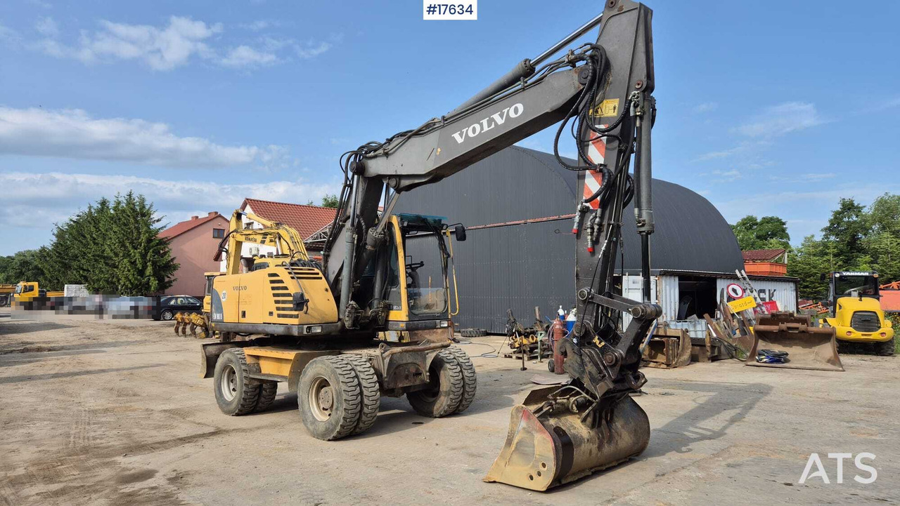 2004 Volvo EW 180 B - Gumikerekes kotró: 2 kép. 2004 Volvo EW 180 B - Gumikerekes kotró: 2 kép.