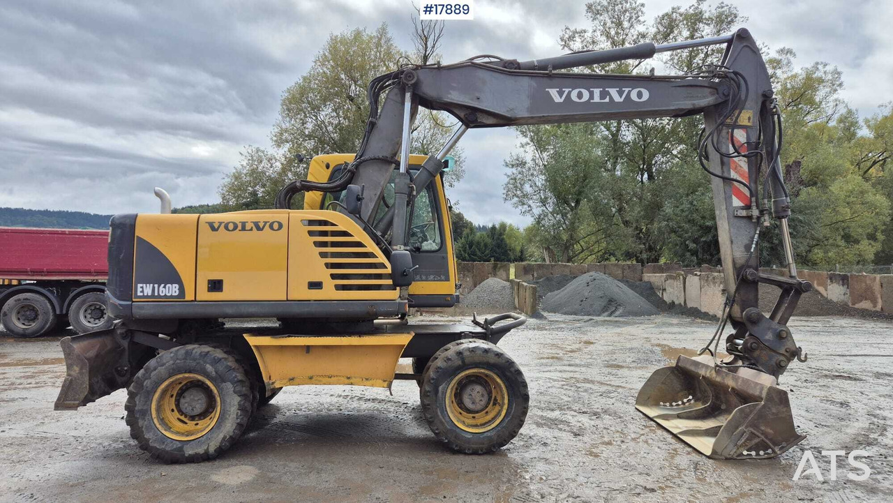 2004 Volvo EW160B - Gumikerekes kotró: 2 kép. 2004 Volvo EW160B - Gumikerekes kotró: 2 kép.