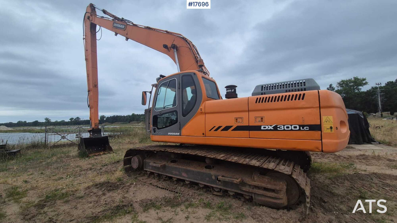 2006 Doosan DX 300 LC - Lánctalpas kotró: 5 kép. 2006 Doosan DX 300 LC - Lánctalpas kotró: 5 kép.