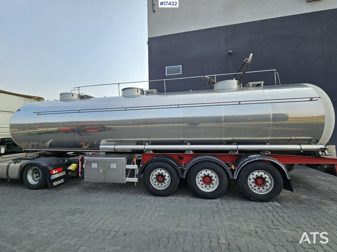 2006 Magyar SR34 food tanker - Tartályos félpótkocsi: 1 kép. 2006 Magyar SR34 food tanker - Tartályos félpótkocsi: 1 kép.
