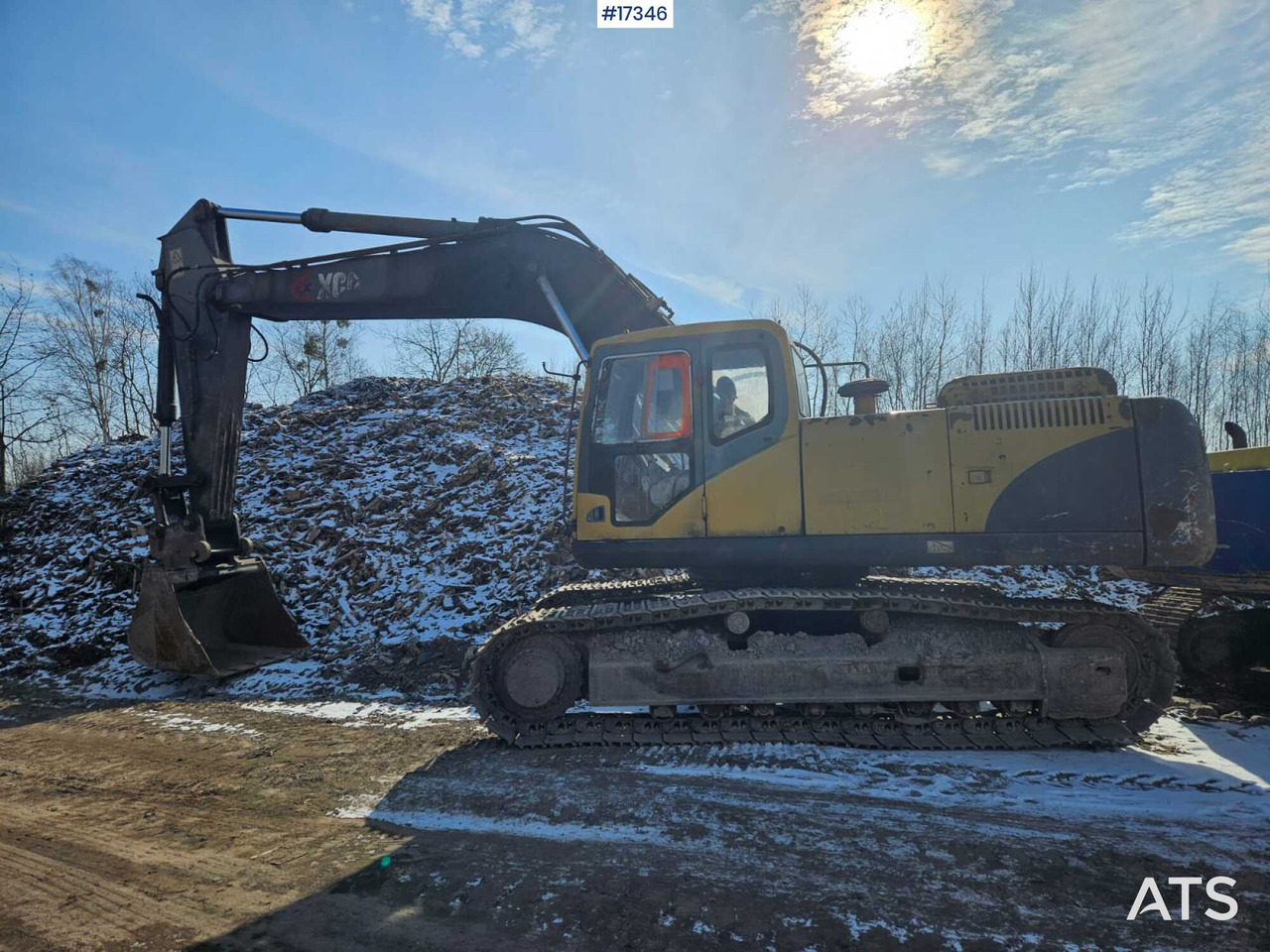 2007 Crawler excavator - XCG 330 LC - Lánctalpas kotró: 1 kép. 2007 Crawler excavator - XCG 330 LC - Lánctalpas kotró: 1 kép.