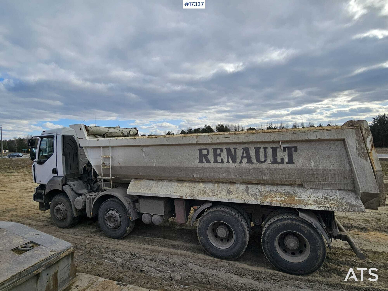 2007 Renault Kerax 8x4 - Billenőplatós teherautó: 4 kép. 2007 Renault Kerax 8x4 - Billenőplatós teherautó: 4 kép.