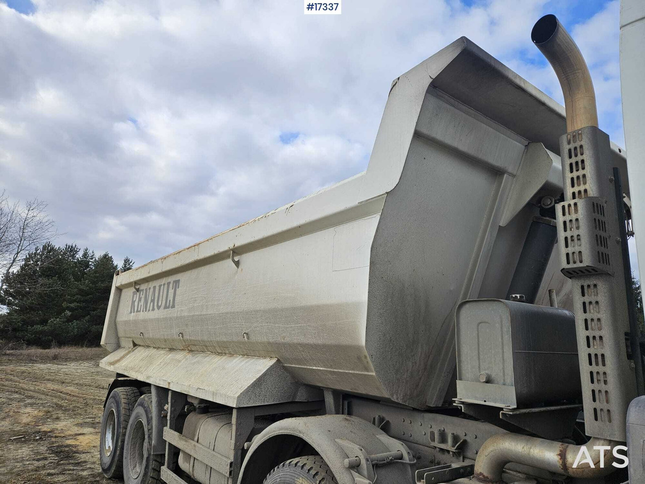 Billenőplatós teherautó 2007 Renault  Kerax 8x4: 16 kép.
