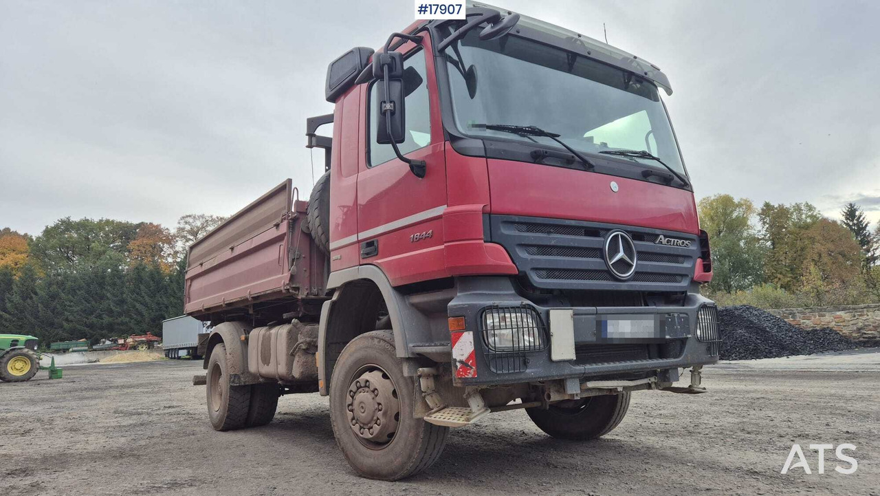 2008 Mercedes-Benz Actros 1844 - Billenőplatós teherautó: 3 kép. 2008 Mercedes-Benz Actros 1844 - Billenőplatós teherautó: 3 kép.