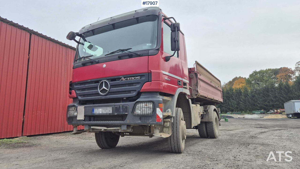 2008 Mercedes-Benz Actros 1844 - Billenőplatós teherautó: 2 kép. 2008 Mercedes-Benz Actros 1844 - Billenőplatós teherautó: 2 kép.