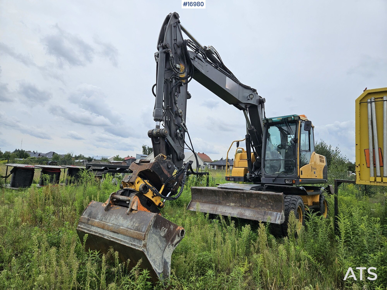 2010 Volvo EW160C z rototilt i łyżką w zestawie - Gumikerekes kotró: 3 kép. 2010 Volvo EW160C z rototilt i łyżką w zestawie - Gumikerekes kotró: 3 kép.