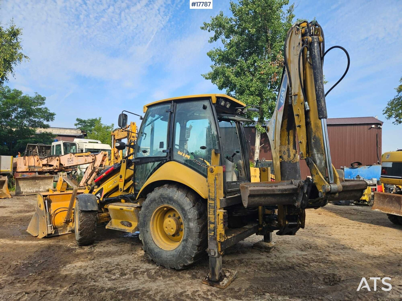 2011 CAT 432E - Kotrórakodó: 3 kép. 2011 CAT 432E - Kotrórakodó: 3 kép.