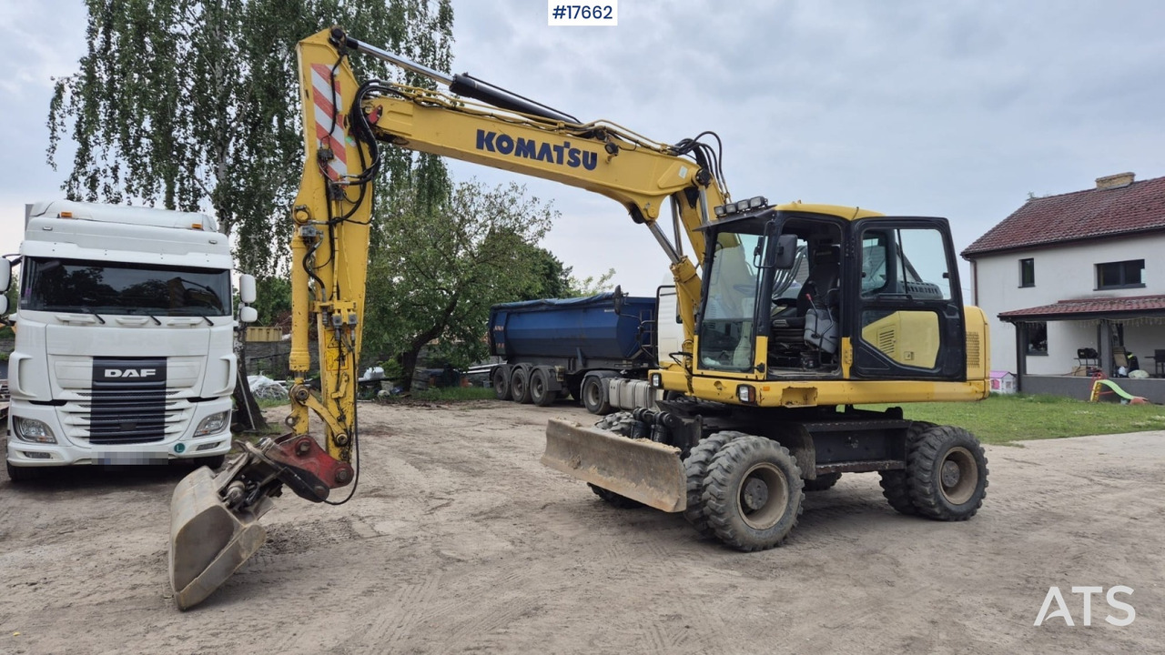 2012 Komatsu PW 160 - Gumikerekes kotró: 5 kép. 2012 Komatsu PW 160 - Gumikerekes kotró: 5 kép.