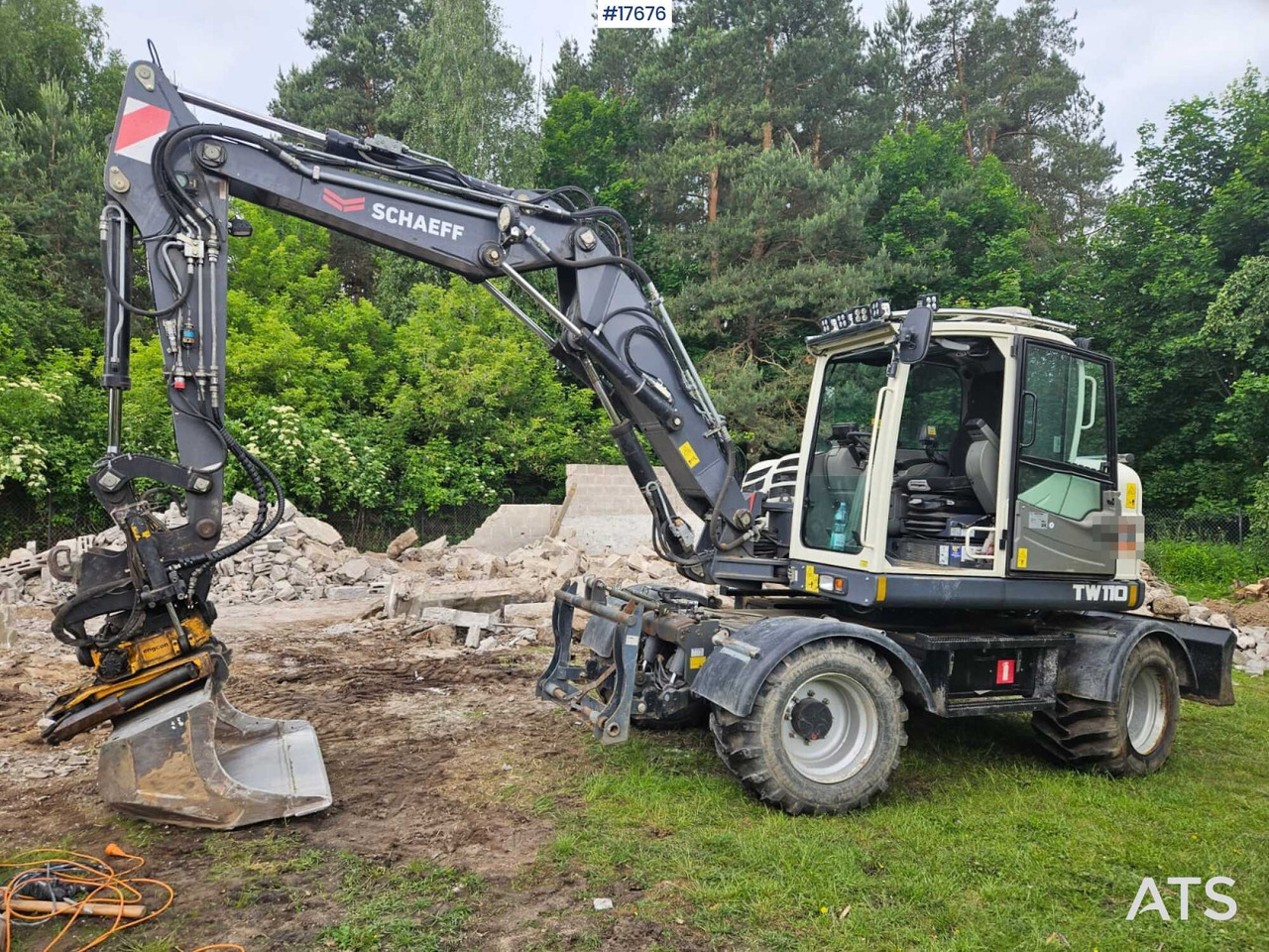 2017 Schaeff TW 110 - Gumikerekes kotró: 3 kép. 2017 Schaeff TW 110 - Gumikerekes kotró: 3 kép.