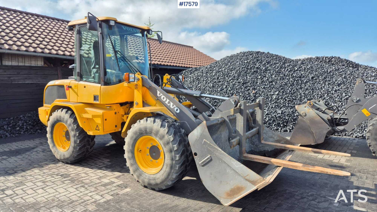 2021 Volvo L30G - Gumikerekes homlokrakodó: 5 kép. 2021 Volvo L30G - Gumikerekes homlokrakodó: 5 kép.